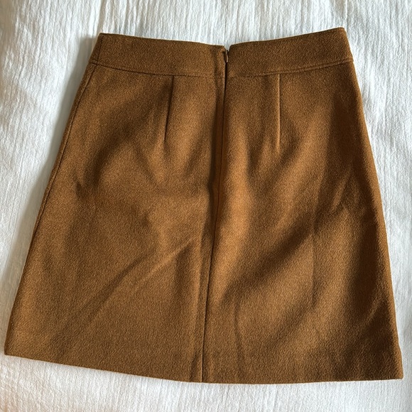 Like new wool skirt - Picture 3 of 4